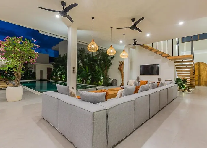 Trindade 5br, 15m Pool Сasa de vacaciones Seminyak
