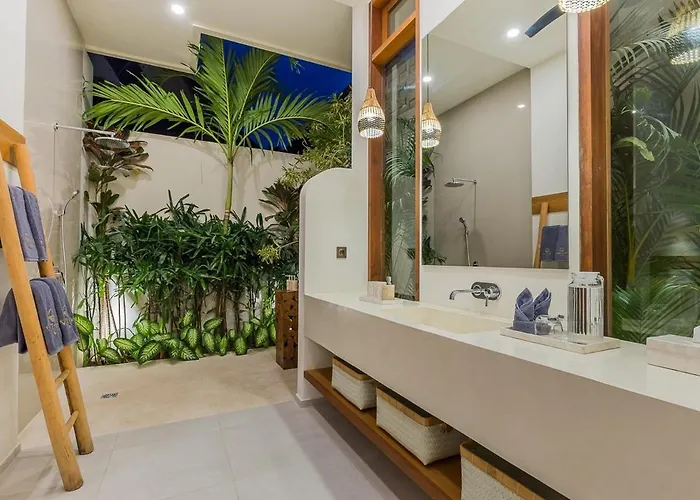 Trindade 5br, 15m Pool * Seminyak