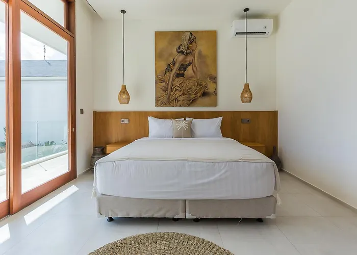 Trindade 5br, 15m Pool Сasa de vacaciones Seminyak